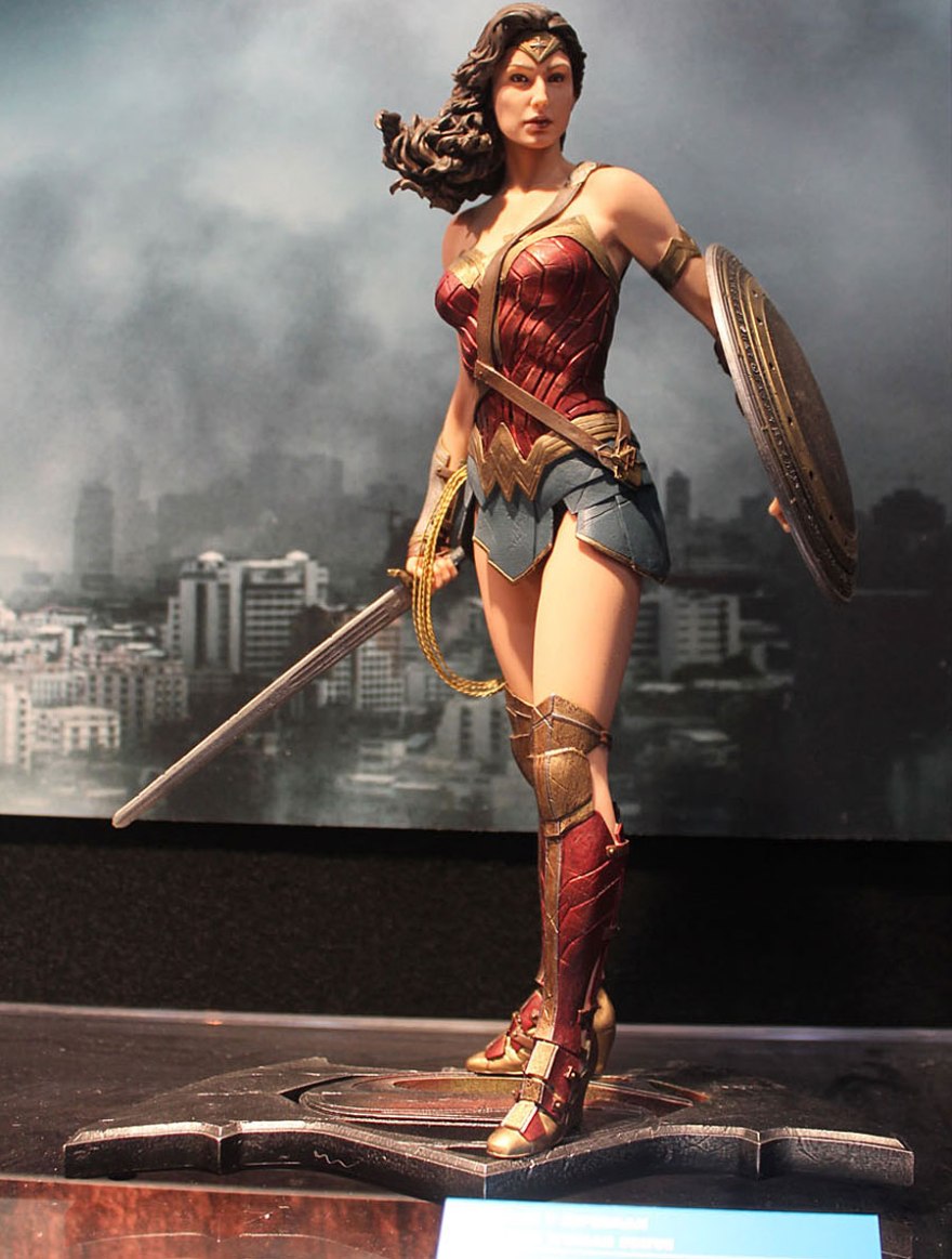 TOY FAIR 2016: DC Collectibles Gets Animated, Brings DC Films to Life & More